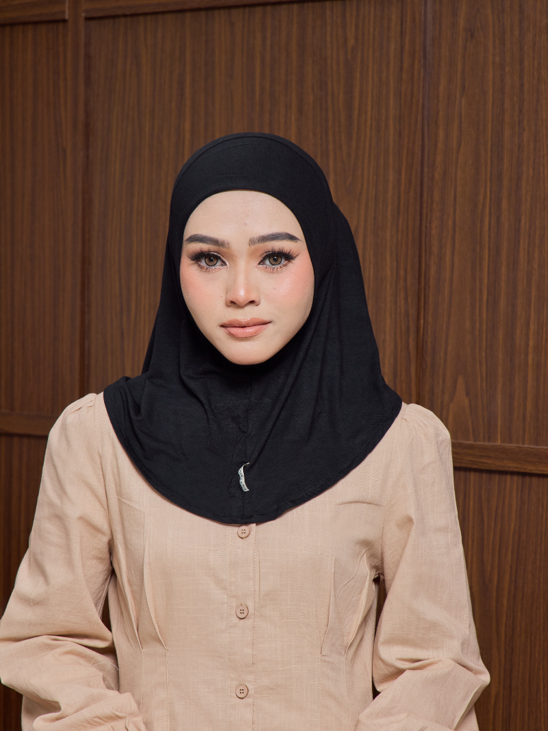 Basic Inner Neck in Black