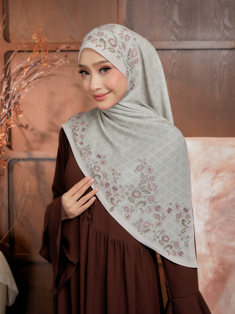 Noor in Zayra