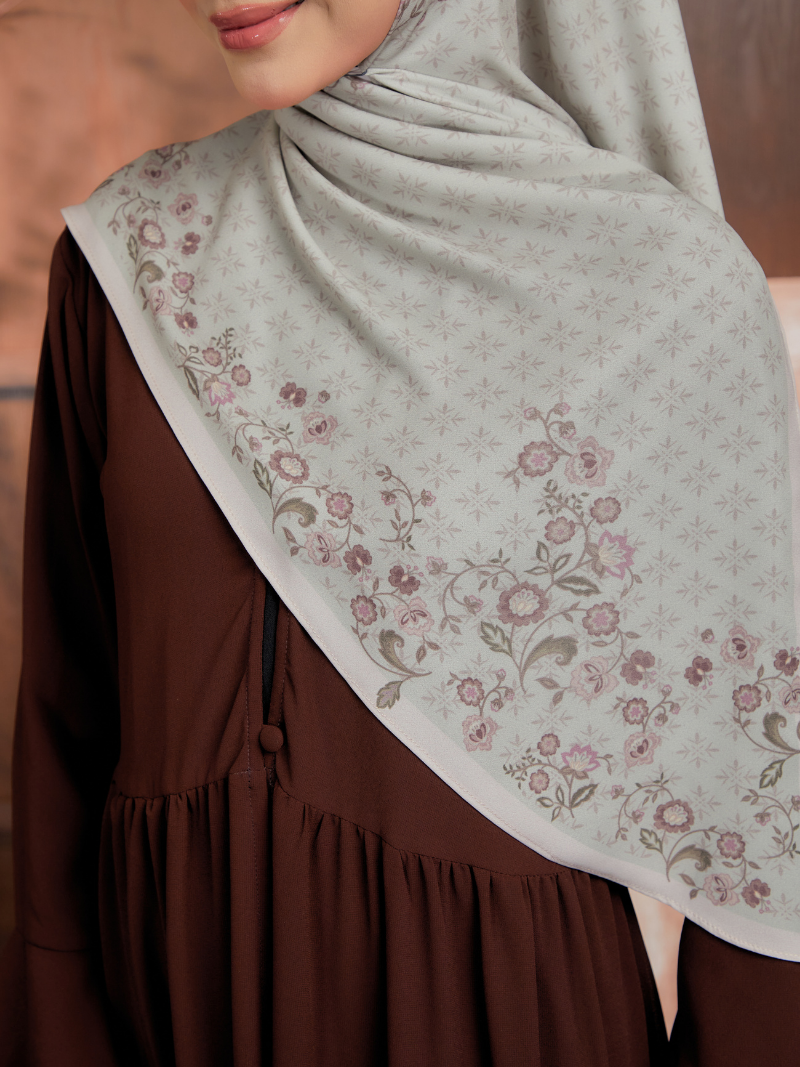 Noor in Zayra