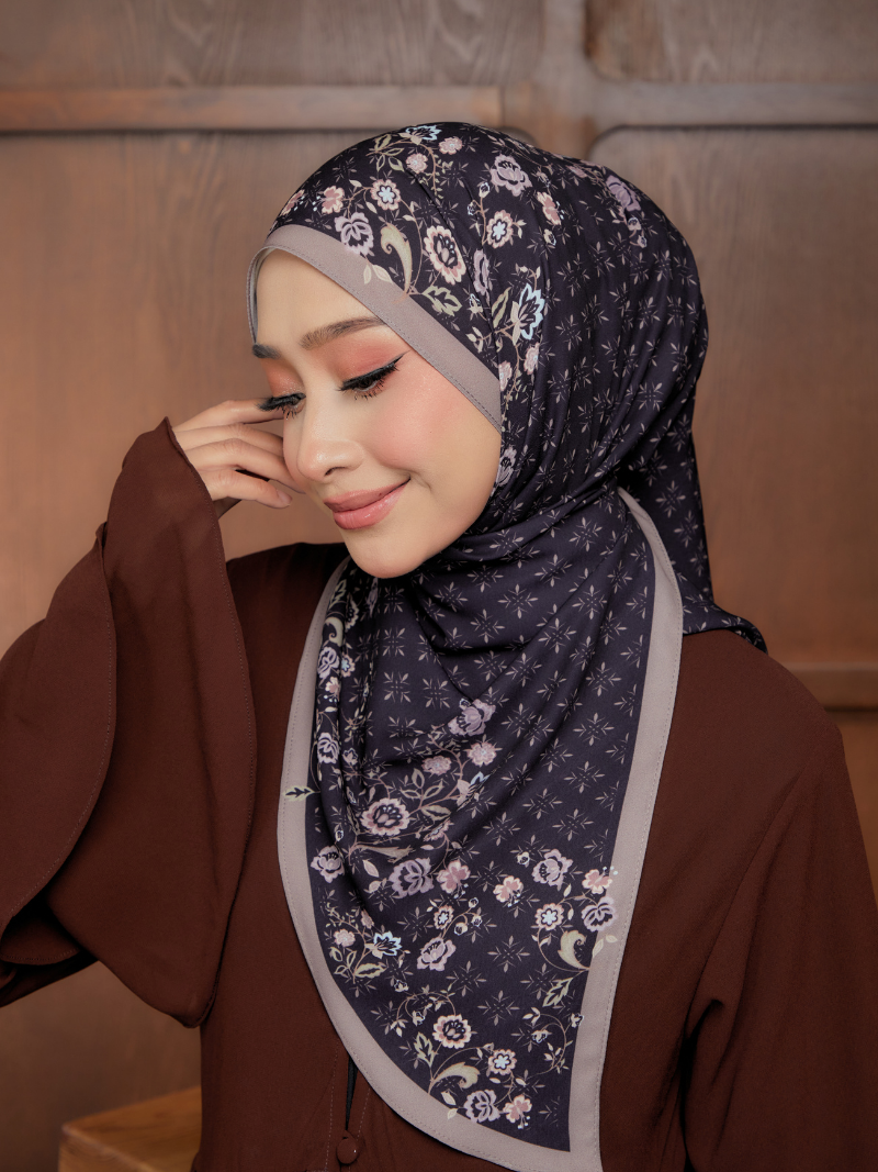 Noor in Navyra