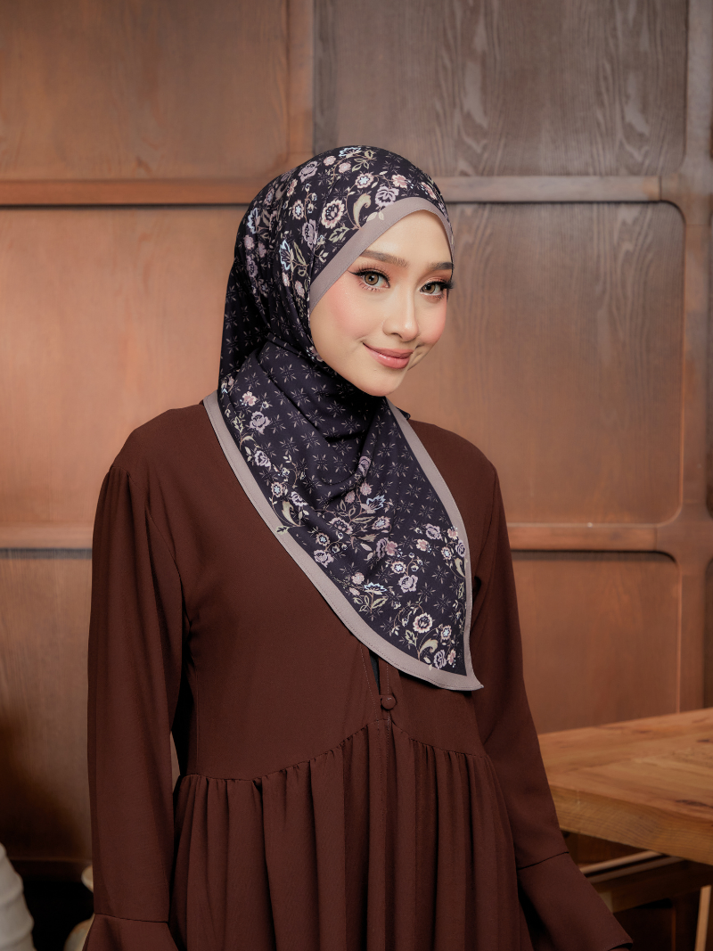 Noor in Navyra