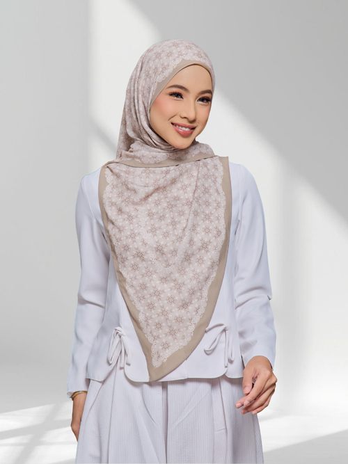 Aristella in Candle Light