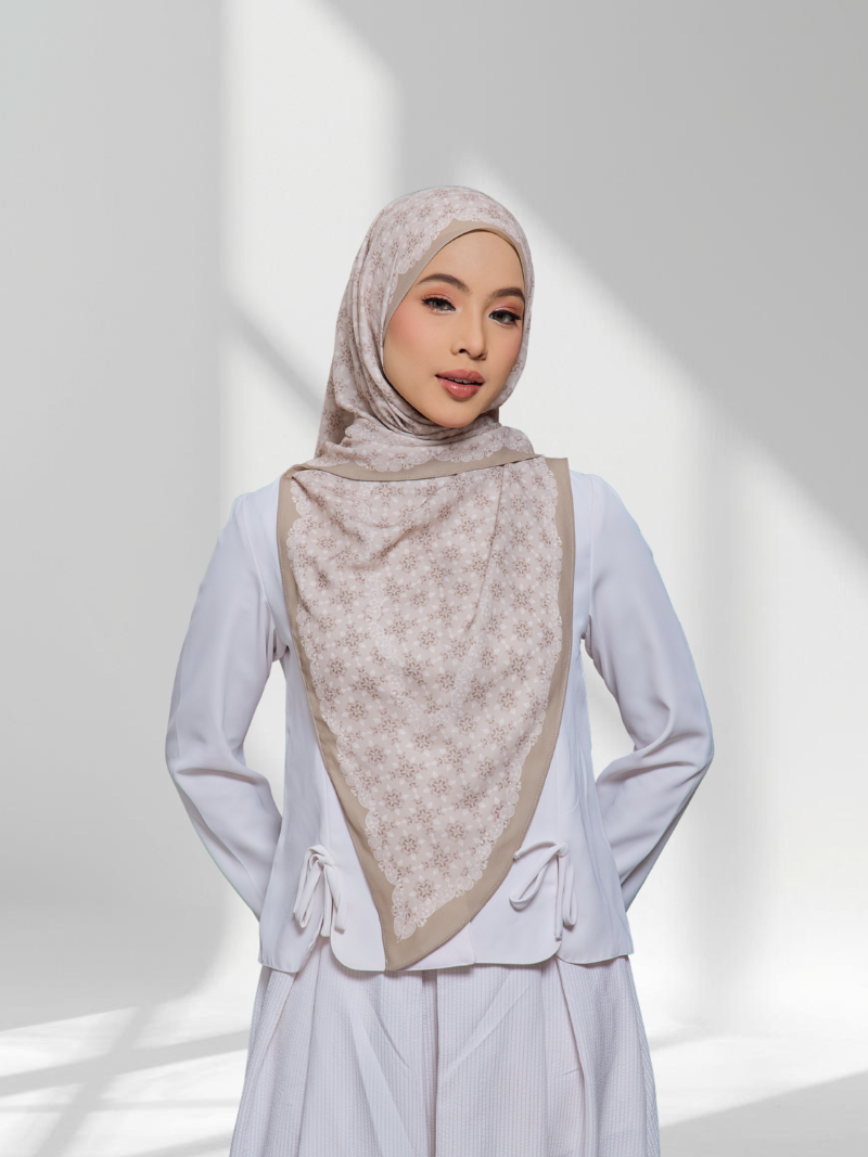 Aristella in Candle Light