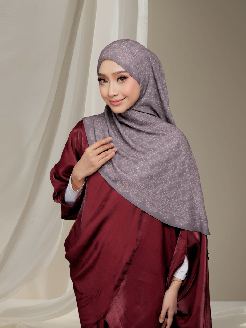 Yara in Moonstone