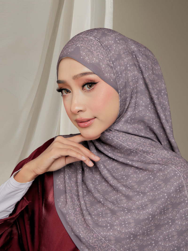 Yara in Moonstone