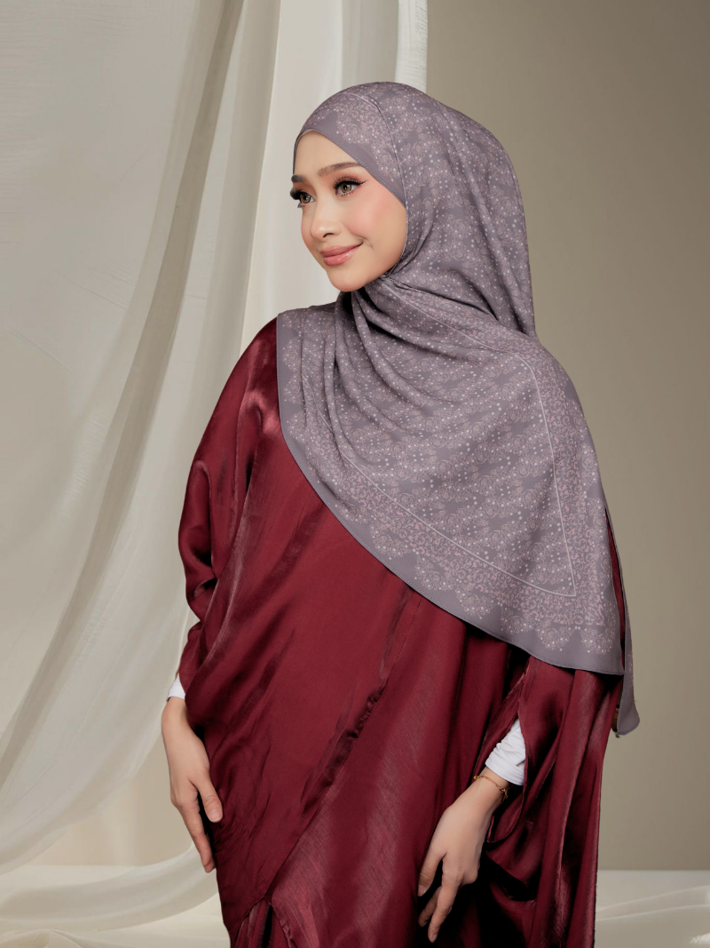 Yara in Moonstone