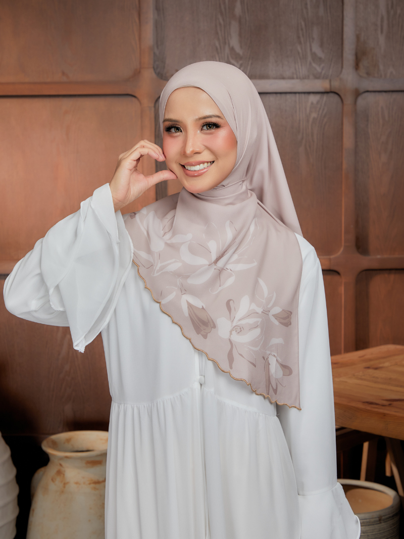 Sulam in Hazel