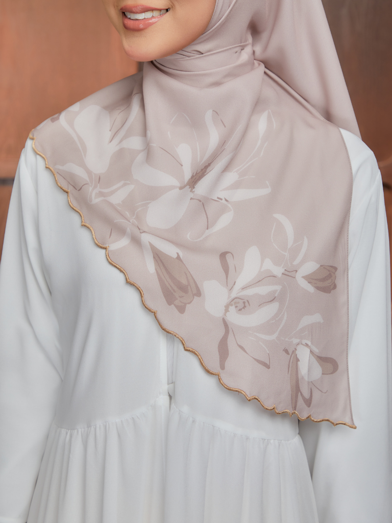 Sulam in Hazel