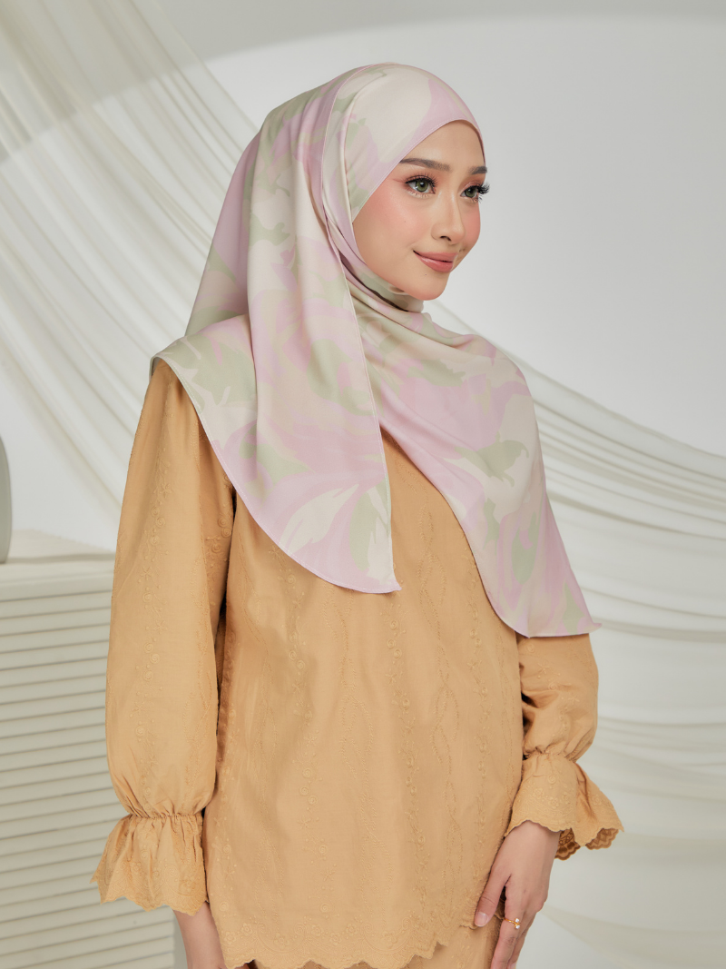 Allure in Alyx