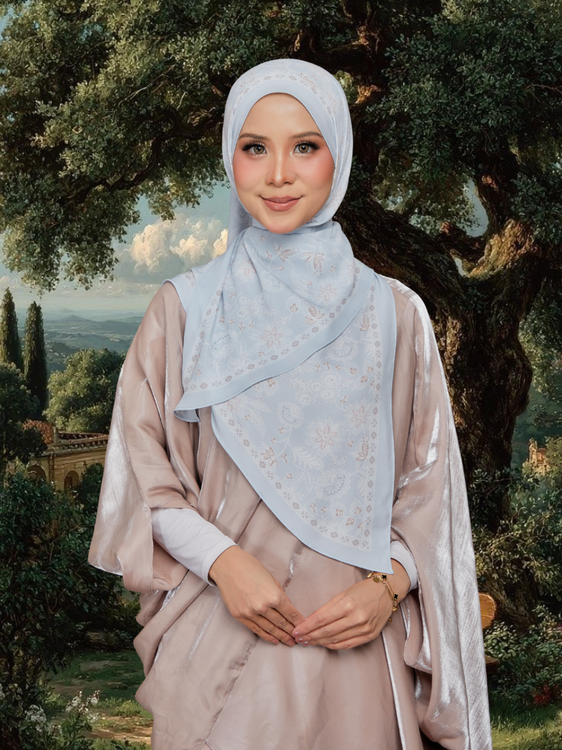 Malika in Pearl Frost
