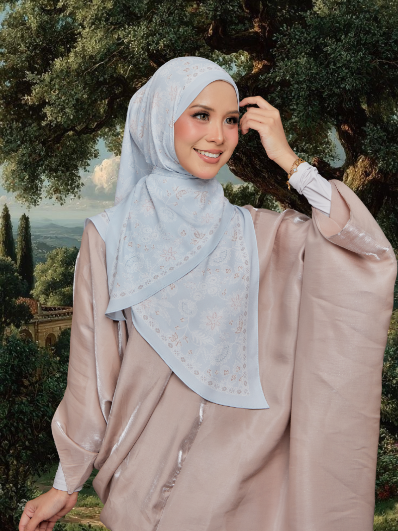 Malika in Pearl Frost