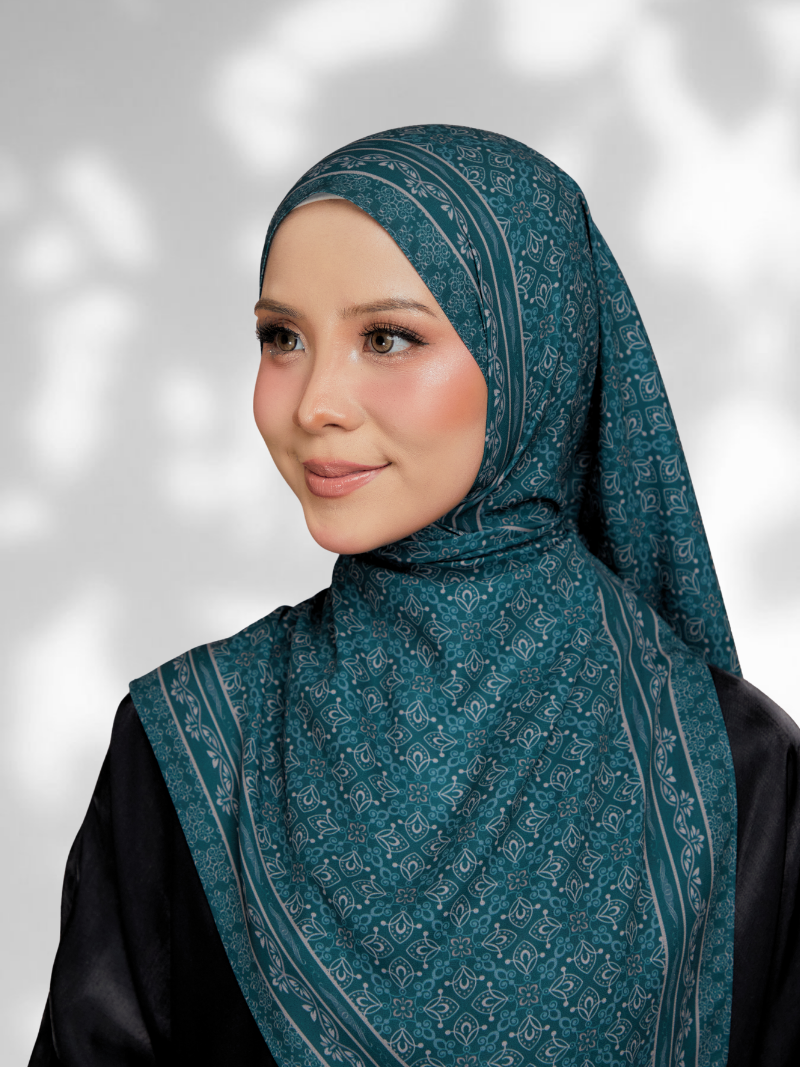 Deja in Emerald Pine
