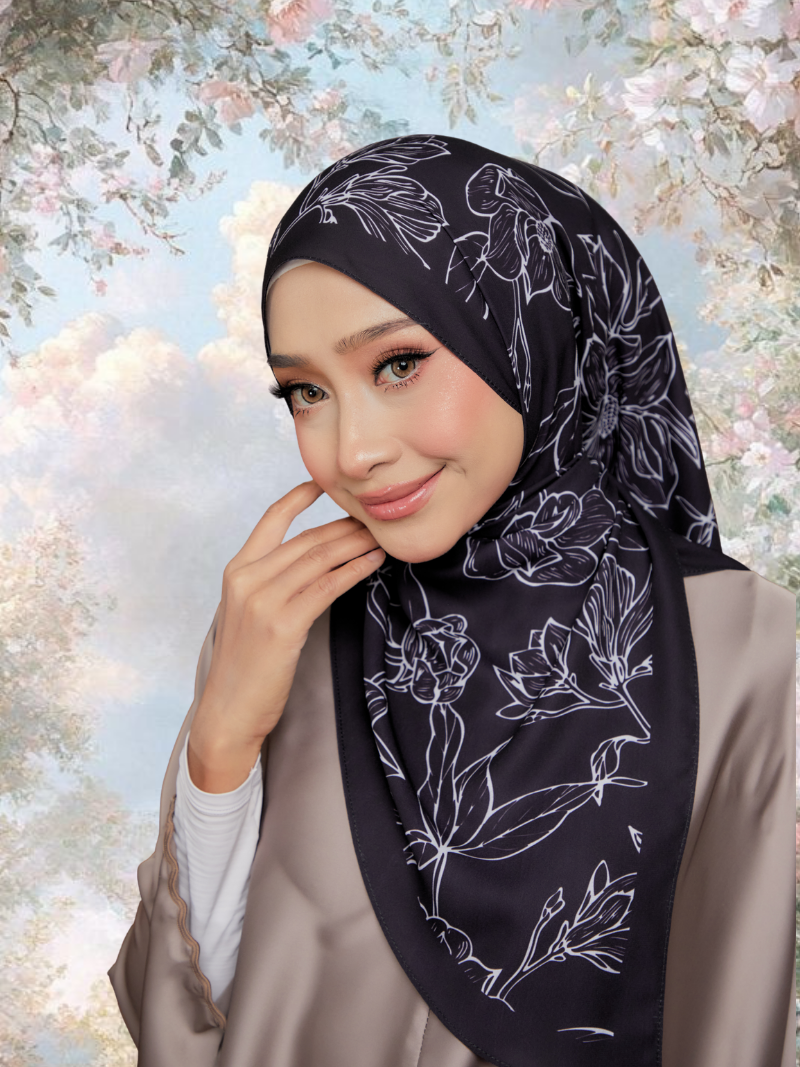 Qaseh in Deep Charcoal