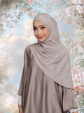 Qaseh in Warm Taupe