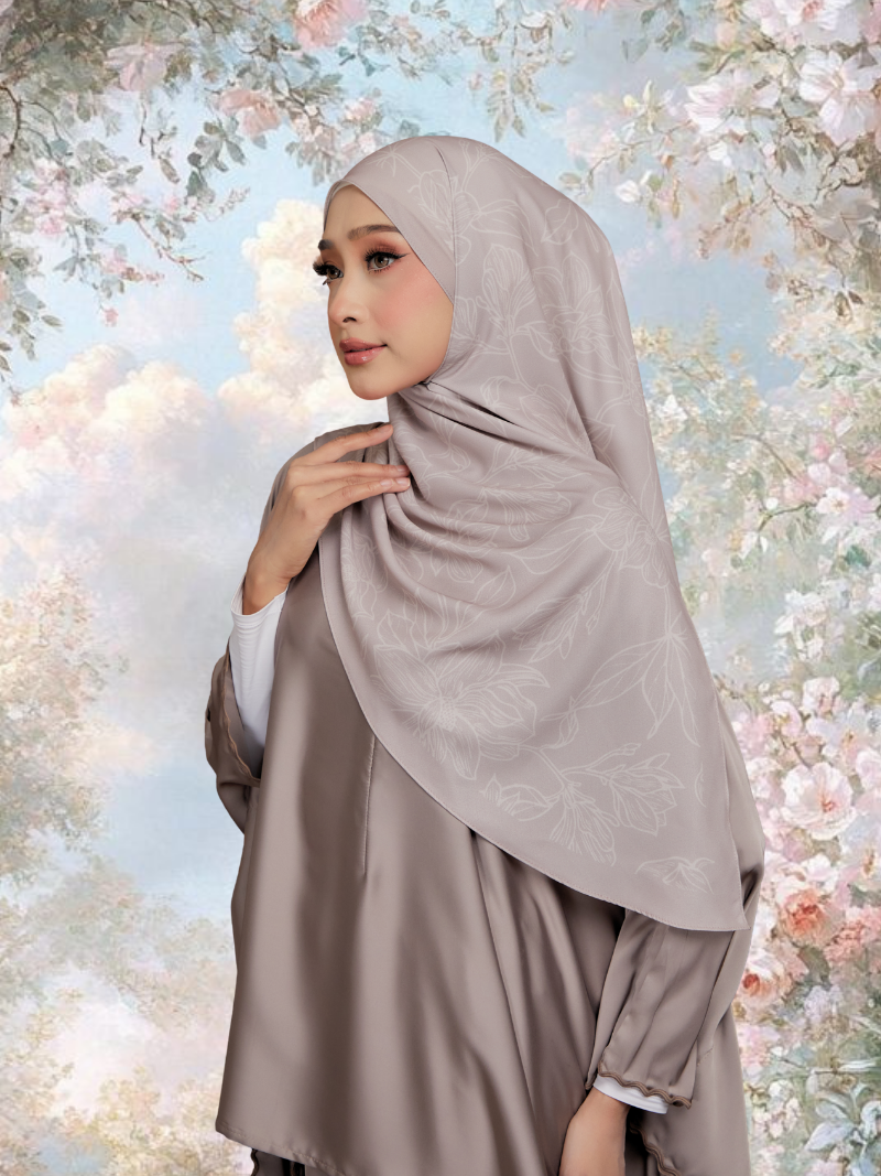 Qaseh in Warm Taupe