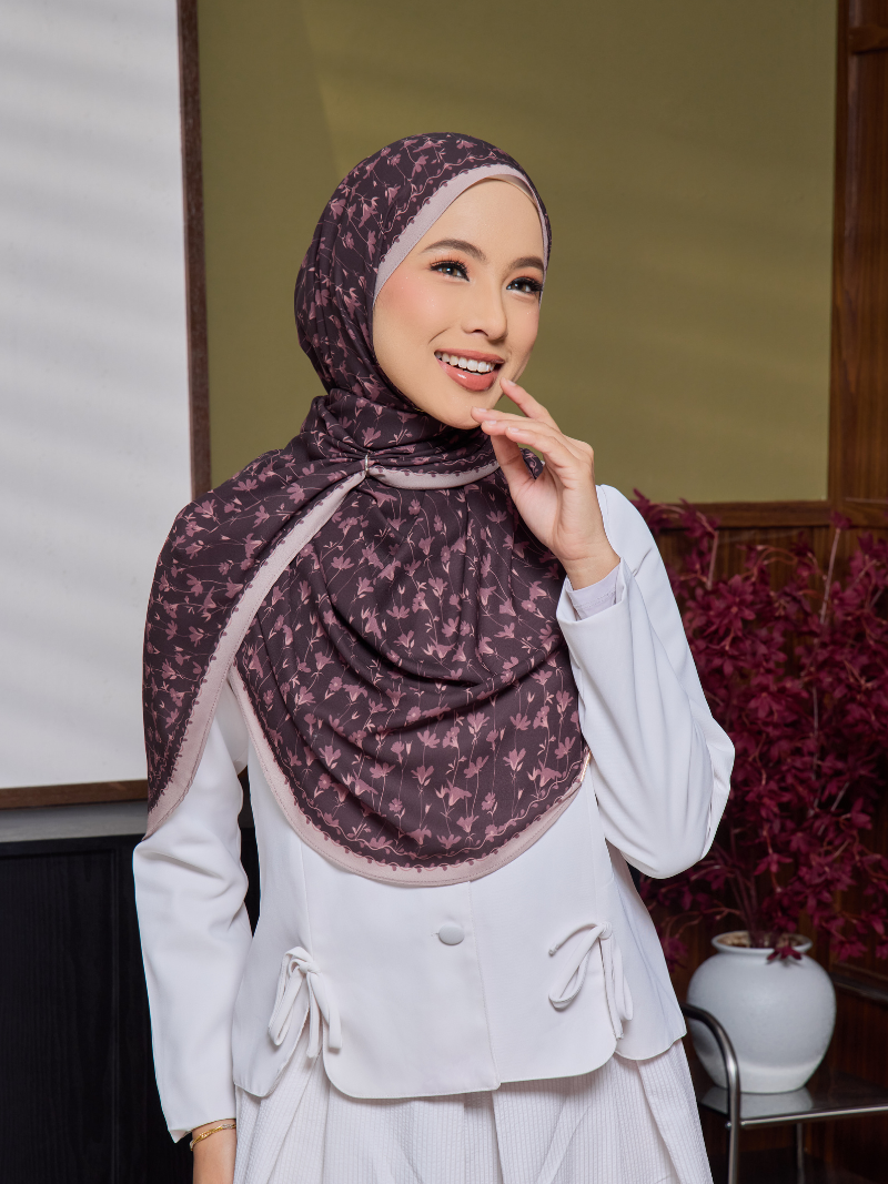 Nayla in Raspberry