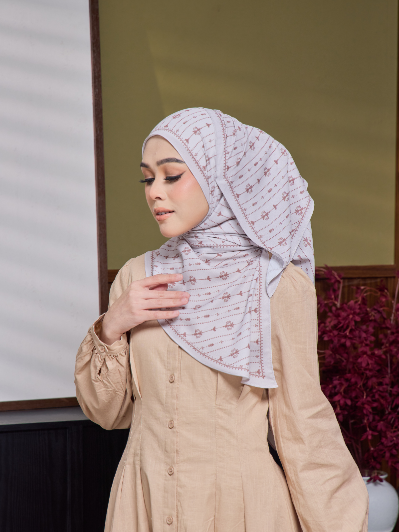 Nayla in Luxe Oat